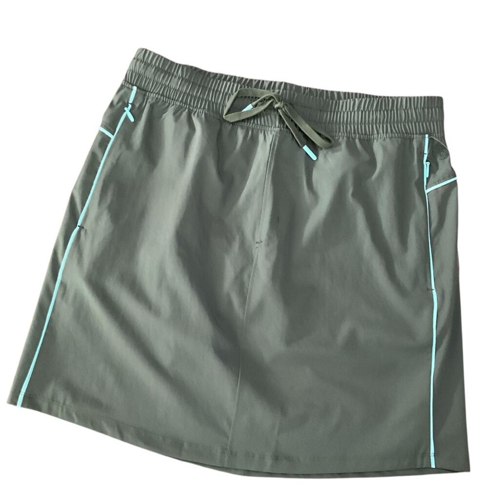 Elle Sport Women’s Skort Athletic Size Medium NWT